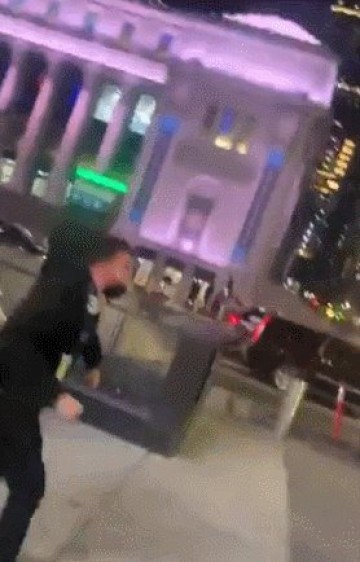 必发网页版-纽约球迷疯狂庆祝！半程将至尼克斯战绩爬到第4